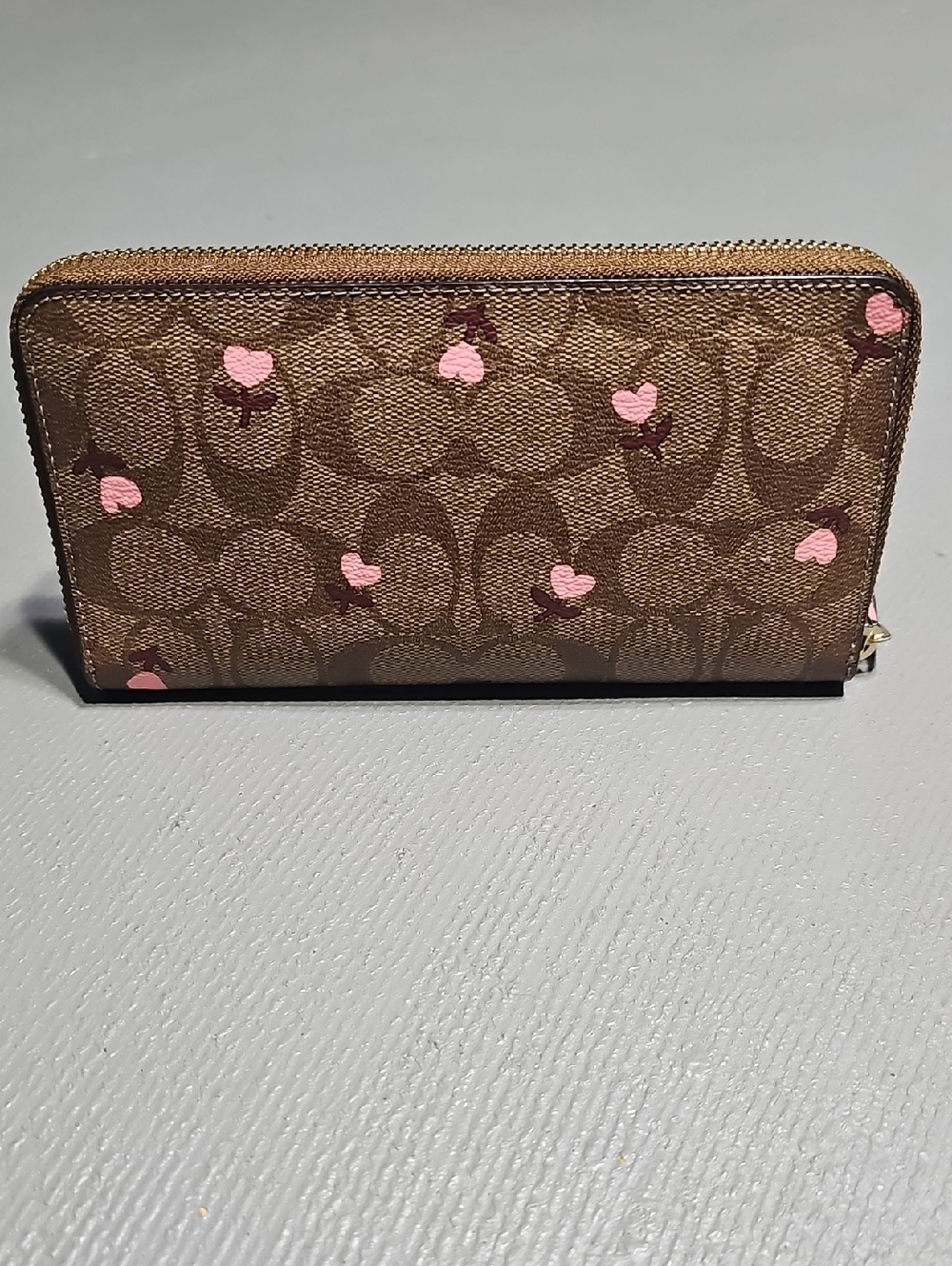 Coach C3288 NWOT Zip Around Wallet In Signature Canvas With Heart Floral Print - Picture 2 of 8